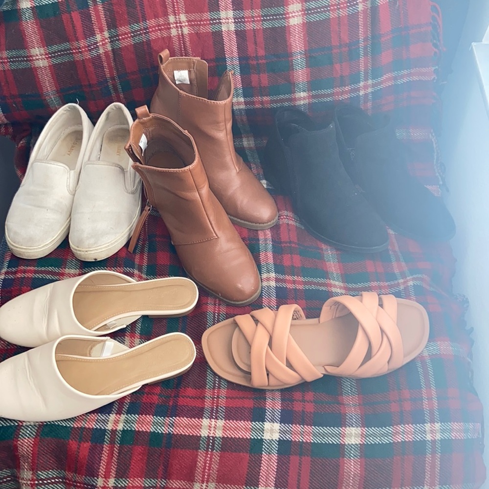 Miscellaneous shoes as 7-8